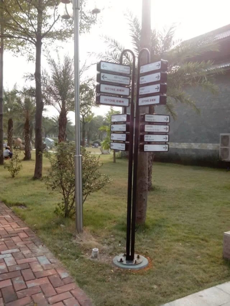 廣州珠寶城四向多功能導視牌