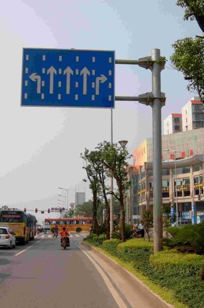 城市道路單懸臂標志牌